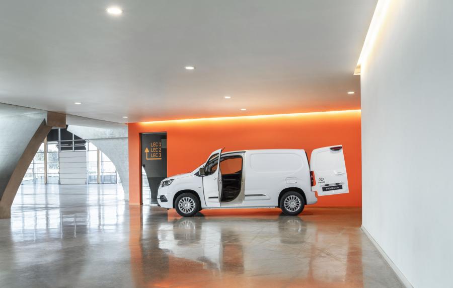  Toyota ProAce City Van 2019 года  (EU) (фото 22 из 53)